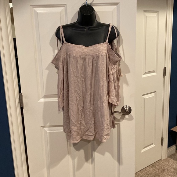 Tan with gold sparkles, short sleeves off the shoulders blouse - Picture 1 of 7